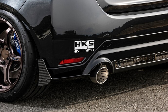 GR Yaris HKS 5