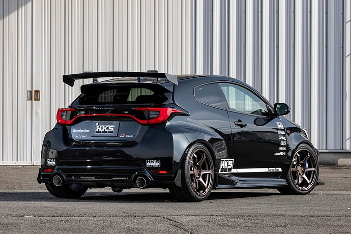 GR Yaris HKS 2